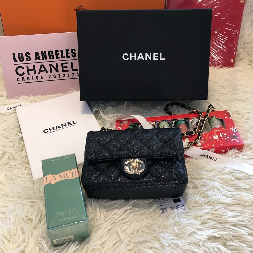 Chanel Mini Flap Bag (Free La Mer the radiant serum & extra items in last photo)